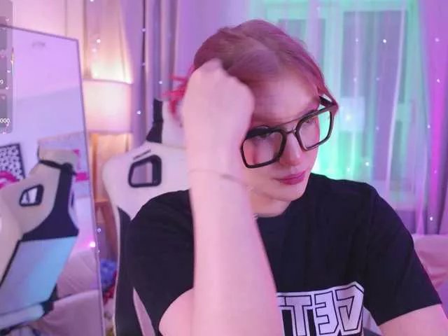 CrazyWine on BongaCams