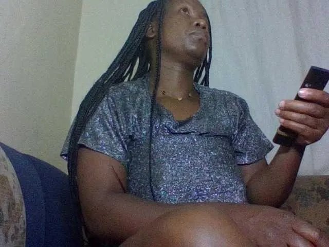 Creamier25 on BongaCams