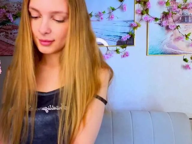 CrimsonAura on BongaCams