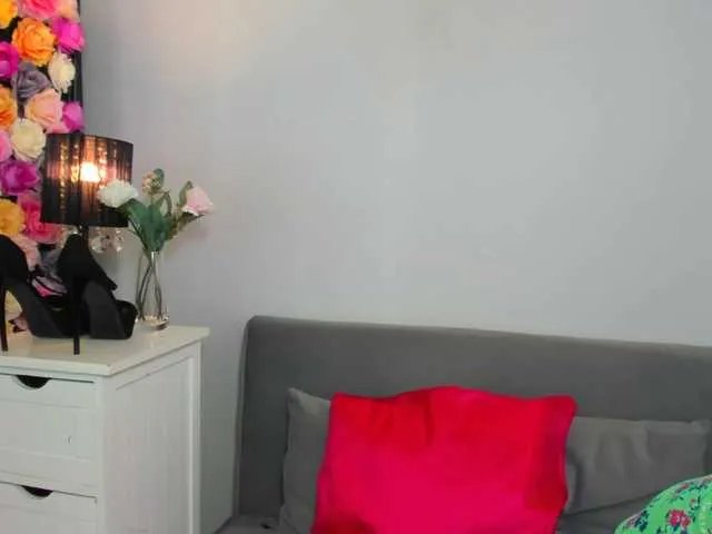 CrystalPretty on BongaCams