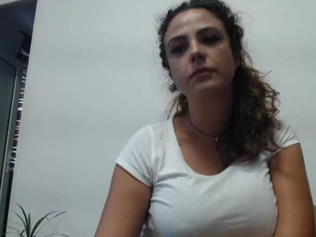 curlygirl35 on BongaCams