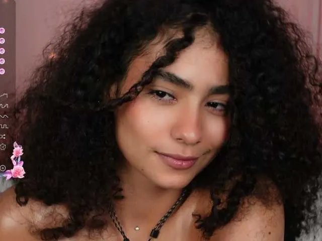 Freechat curlysexi on BongaCams