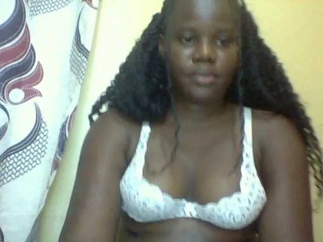 Cute-latifah on BongaCams