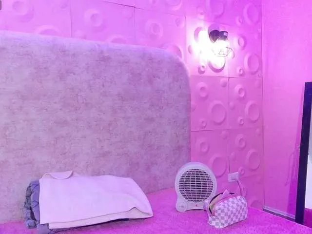 Danielaa-a on BongaCams