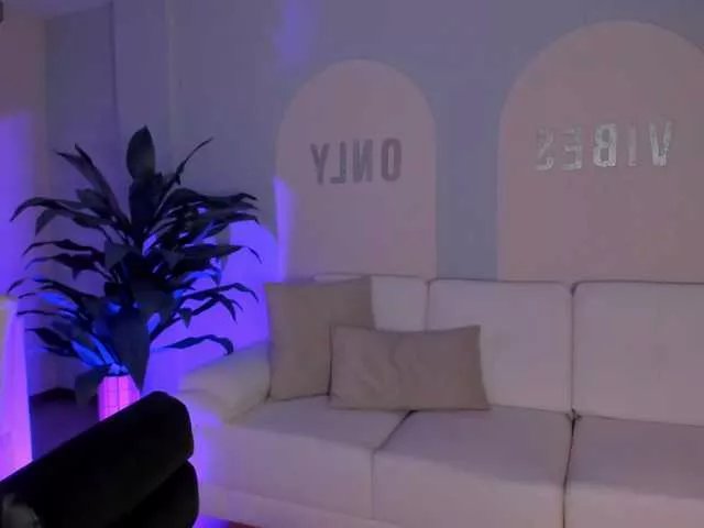 Freechat DannaCruz on BongaCams