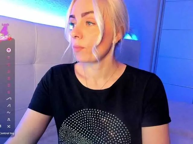 Dashulakiss1 on BongaCams