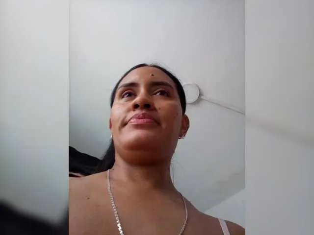 Diamante88 on BongaCams