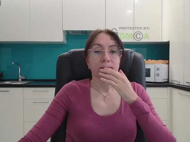 dulcesiomar8 on BongaCams