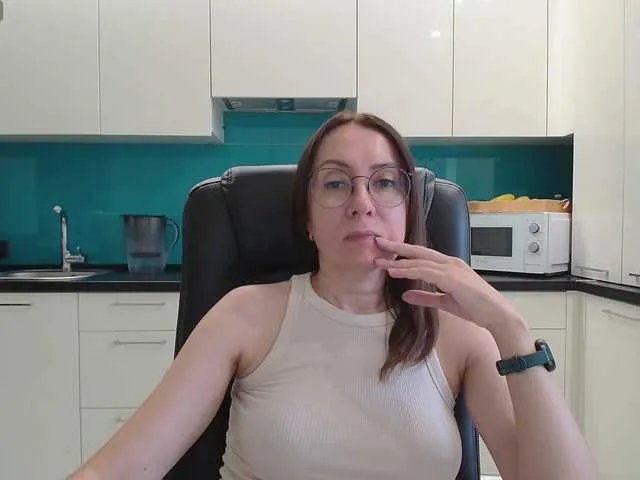 dulcesiomar8 on BongaCams