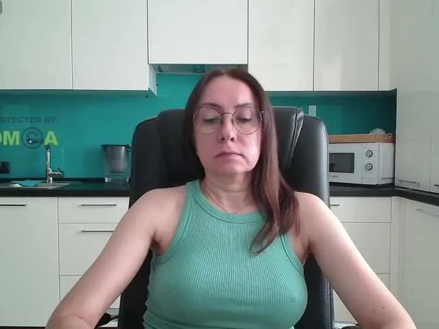 dulcesiomar8 on BongaCams