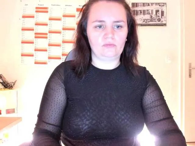 Elieen2 on BongaCams