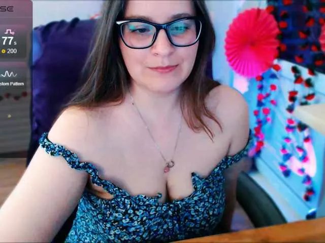 Elizabeth-3 on BongaCams