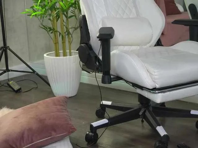 ellacandy on BongaCams