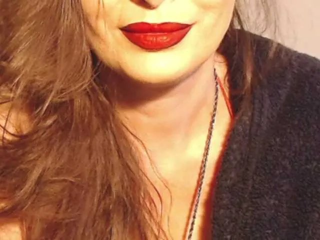 ellaine on BongaCams