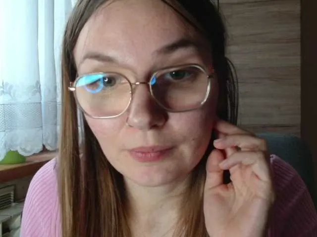 Ellyxcute on BongaCams