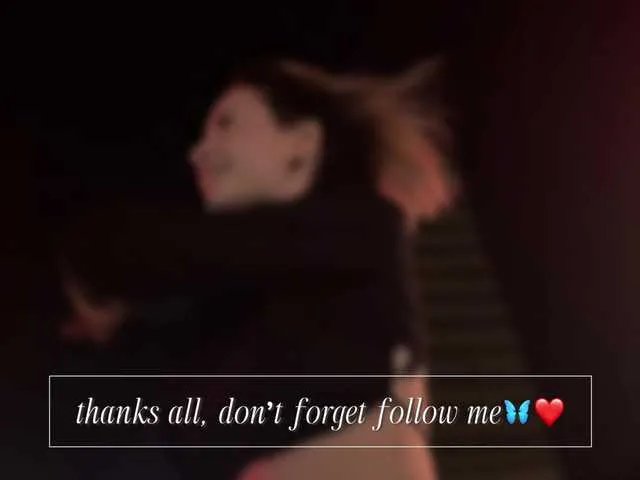 emely1benz on BongaCams