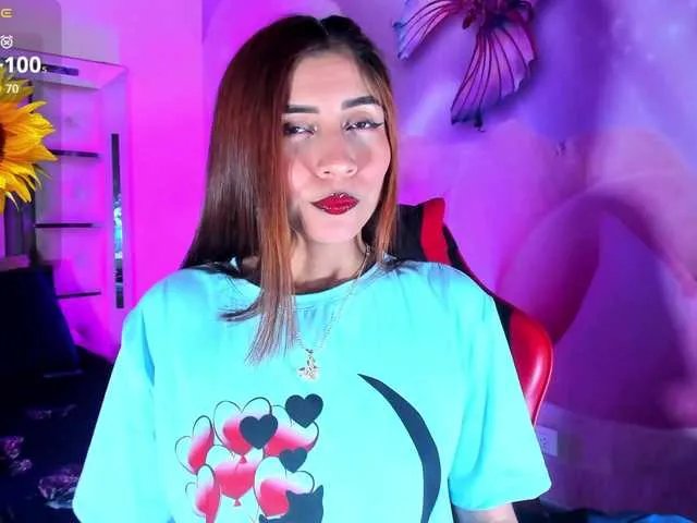 emiliclark on BongaCams