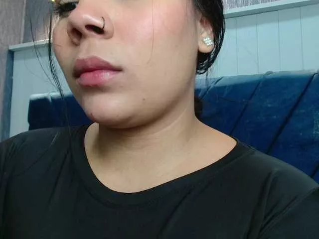 emilyqueen3xx on BongaCams