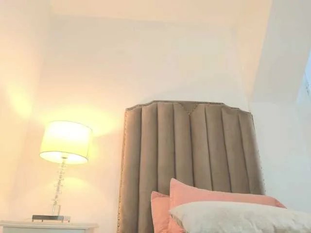 Freechat Emma-Torres1 on BongaCams