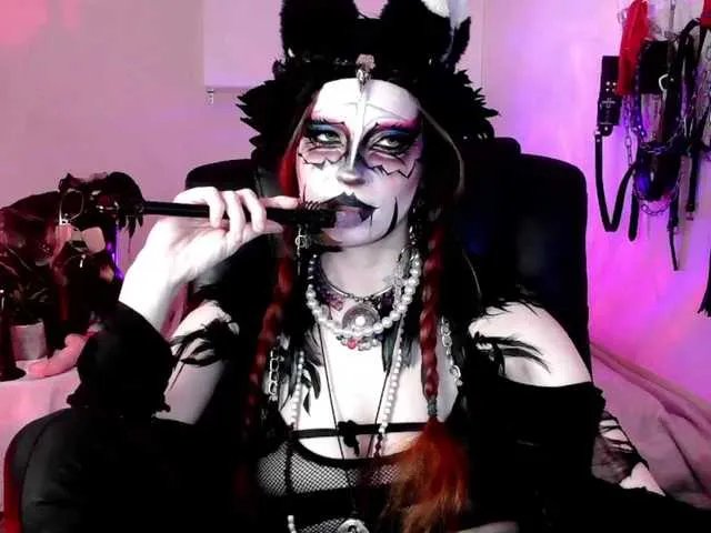 EmpressMorrigan — Topless tease 10 min @remain