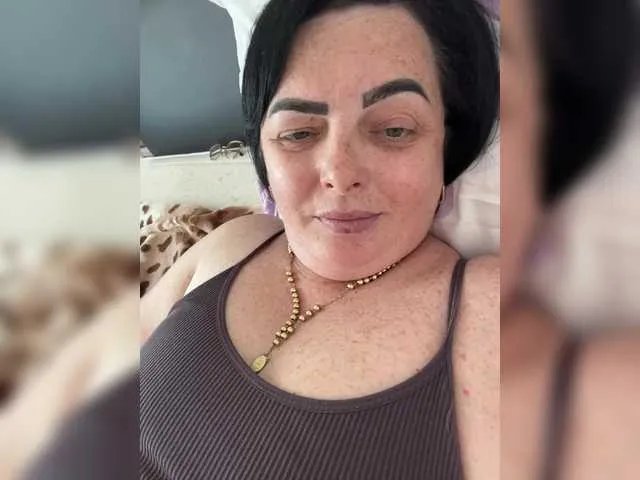 Emyllywhite on BongaCams