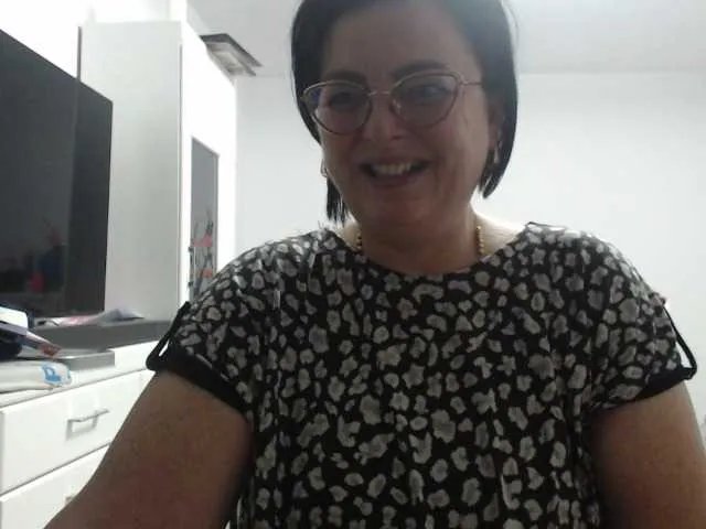 Emyllywhite on BongaCams