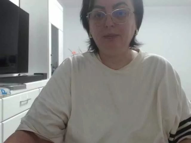 Emyllywhite on BongaCams
