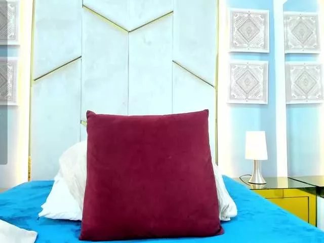 Evaa-Martinez on BongaCams