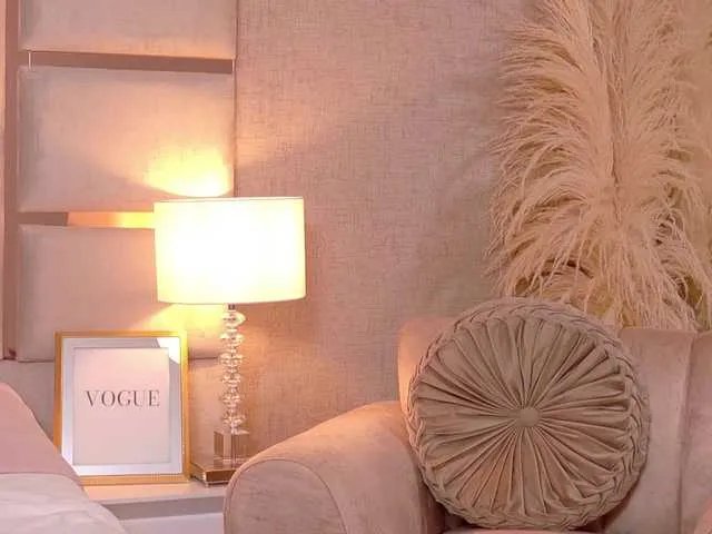 EvaHills on BongaCams