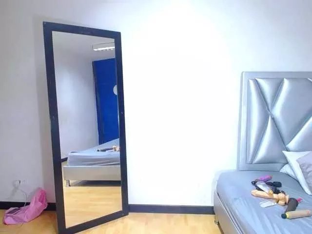 exotic-karmella on BongaCams