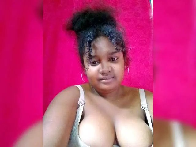 Ezrahsexy on BongaCams