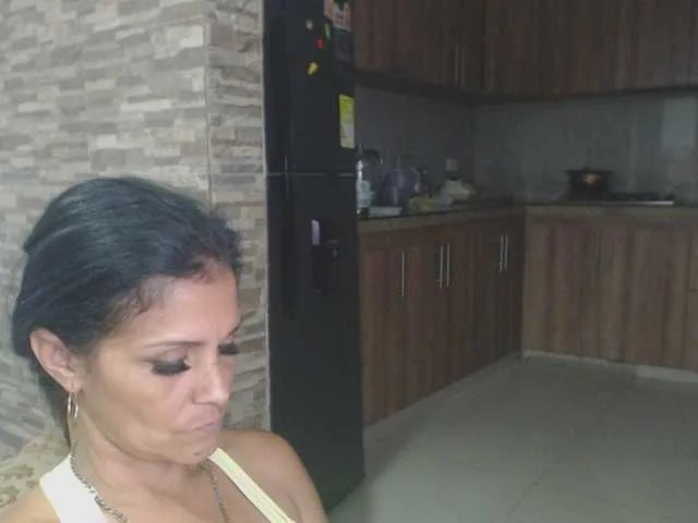 flacapaola11 on BongaCams