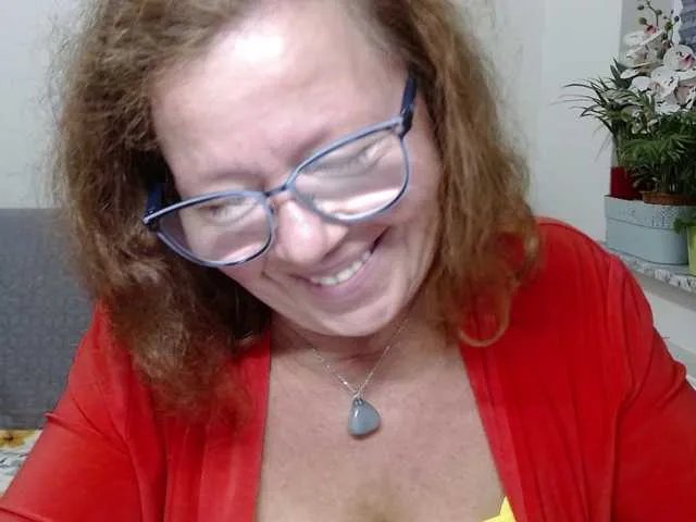 Freechat flirty-adele on BongaCams