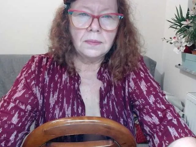 Freechat flirty-adele on BongaCams