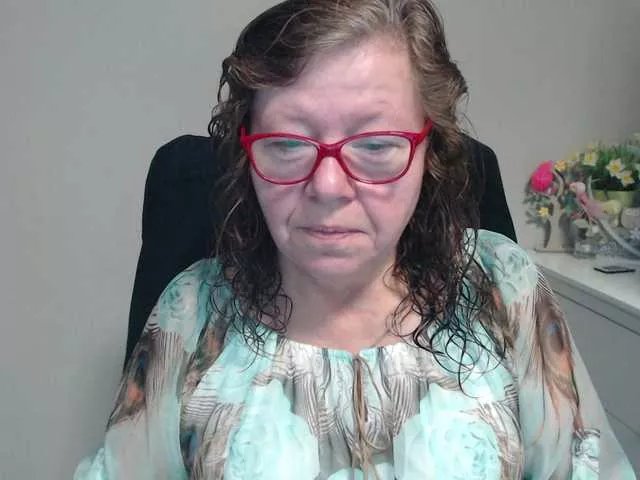 Freechat flirty-adele on BongaCams