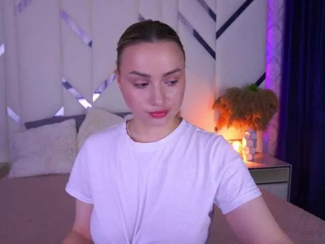 FloraGreys on BongaCams