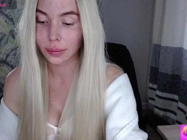 Foxymoxy19 on BongaCams