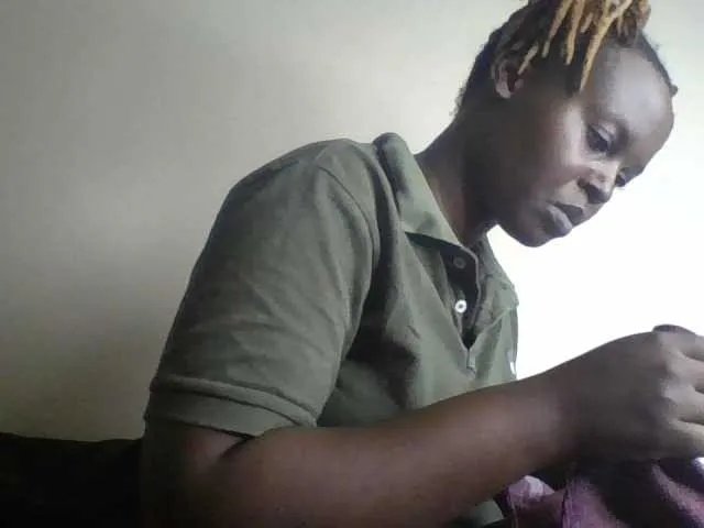 freakcurvy8 on BongaCams