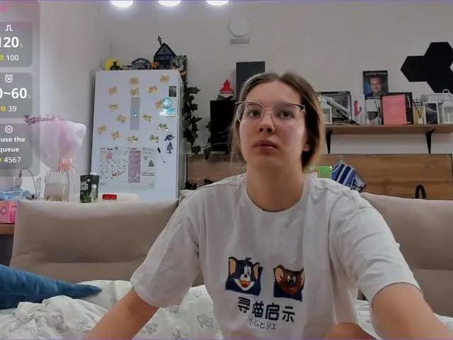 Girlalonehome on BongaCams