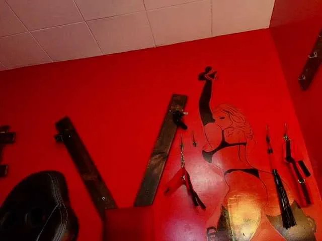 graceblu — Complete this goal and you will win 2 hot naughty videos!! @total 100  @sofar 0  @remain 100