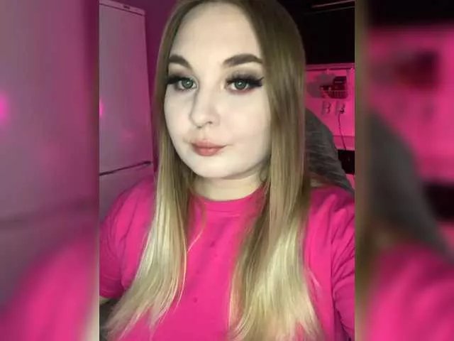 Greeenfriends6969 on BongaCams