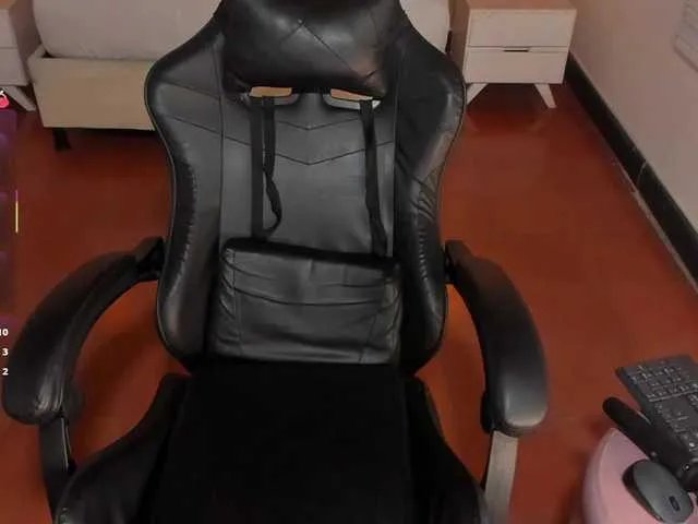 Hadley- on BongaCams