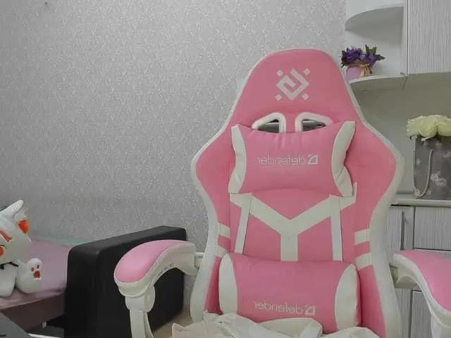 Hi-Kitti on BongaCams