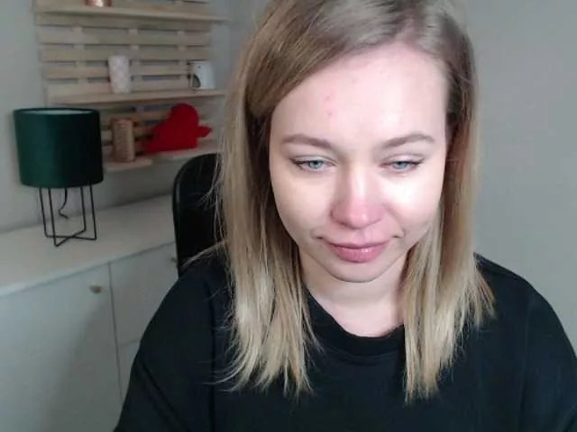 hollyBB on BongaCams