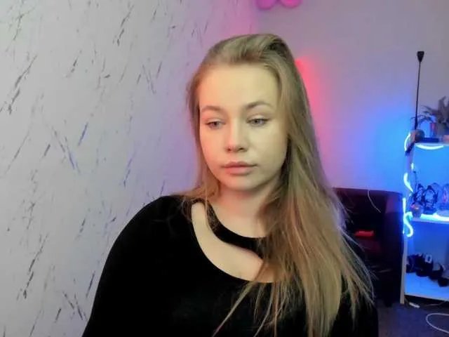 hollyBB — TIP MENU IS ON ! Pm 5 tk !  Tease in pvt ! LUSH IS ON ! Kiss :*