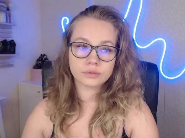 hollyBB on BongaCams