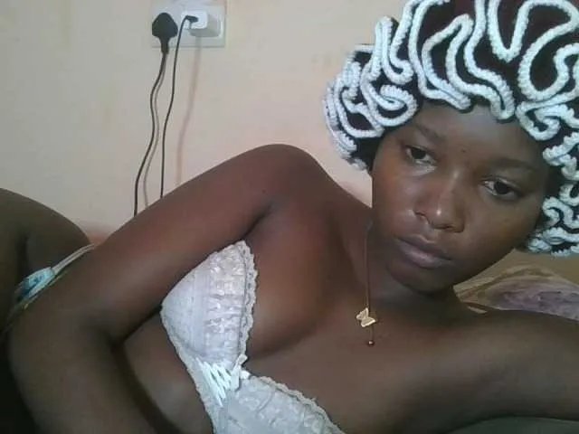 Hornyqueen4 on BongaCams