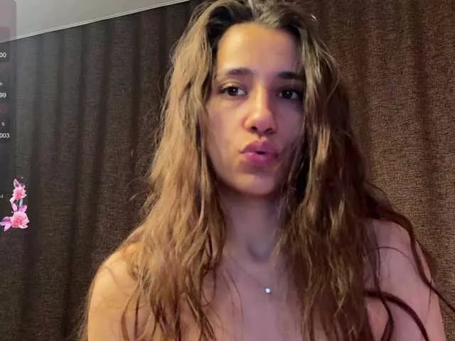 hot-ass-18 on BongaCams