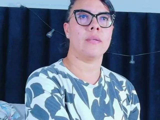 Hotlatinateacher on BongaCams