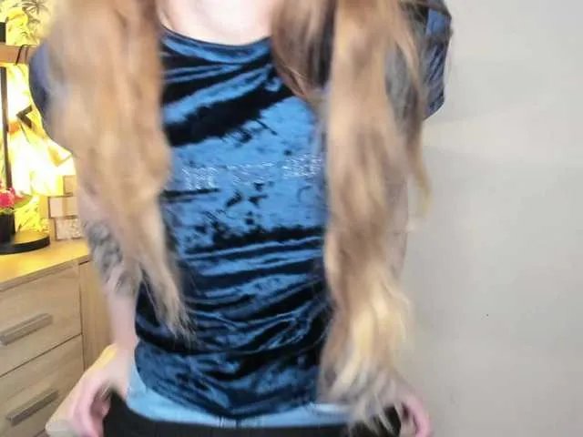 HotNina19 on BongaCams